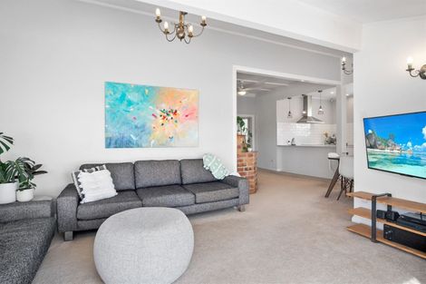 Photo of property in 31 Hillcrest Road, Papatoetoe, Auckland, 2025