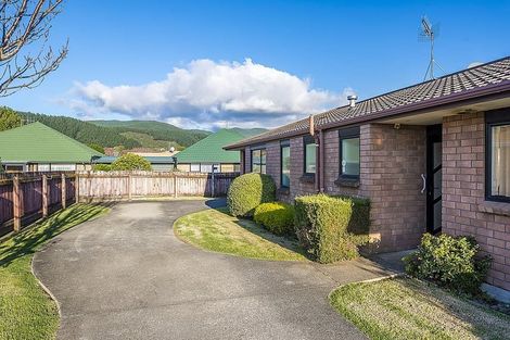 Photo of property in 52 Arawhata Road, Paraparaumu, 5032