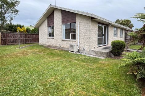 Photo of property in 2/42 Chipping Lane, Redwood, Christchurch, 8051