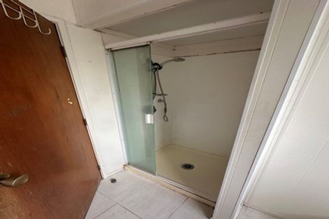 Photo of property in 20 Cockayne Crescent, Sunnynook, Auckland, 0620