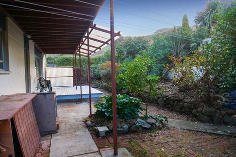Photo of property in 18 Bayview Place, Cass Bay, Lyttelton, 8082