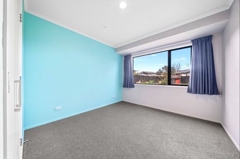 Photo of property in 3a Marchant Place, Westown, New Plymouth, 4310