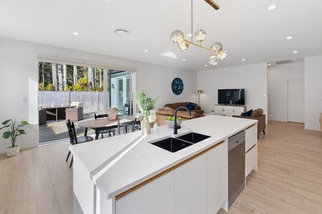 Photo of property in 28 Konoba Avenue, Kumeu, 0810