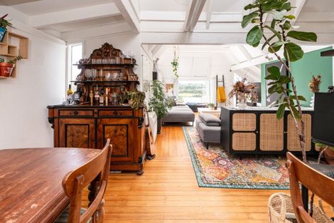 Photo of property in 17 Fitzpatrick Street, Newlands, Wellington, 6037