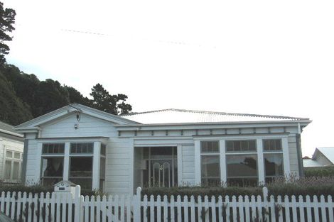 Photo of property in 6 Pinelands Avenue, Seatoun, Wellington, 6022