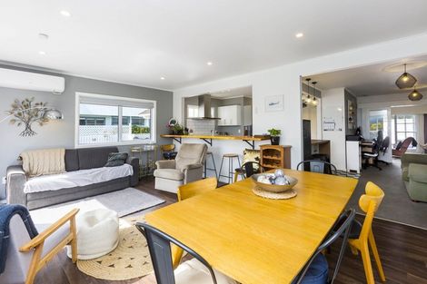 Photo of property in 44 Dowling Grove, Silverstream, Upper Hutt, 5019