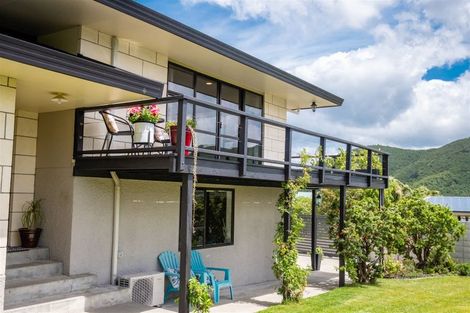 Photo of property in 108 Moana View Road, Waikawa, Picton, 7220
