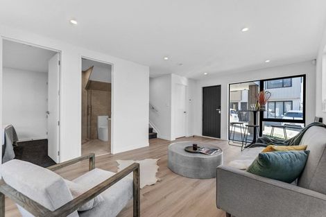 Photo of property in 2 Irwin Lane, Windsor Park, 0632