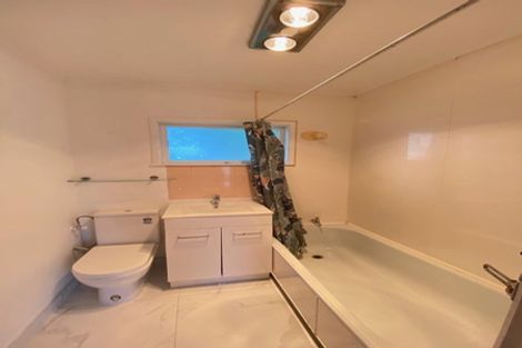 Photo of property in 1/36 Girrahween Drive, Totara Vale, Auckland, 0629