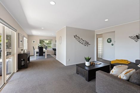 Photo of property in 13 Orewa Heights Crescent, Orewa, 0931