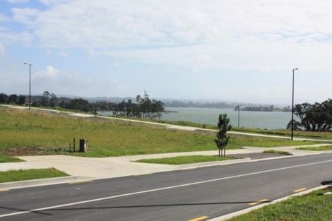 Photo of property in 14 Dame Nganeko Drive, Glenbrook, Waiuku, 2681