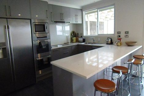 Photo of property in 46 Albatross Road, Red Beach, 0932