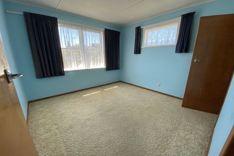 Photo of property in 11 Robert Burke Place, Henderson, Auckland, 0612