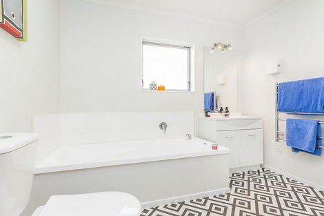 Photo of property in 7d Marjory Close, Broadmeadows, Wellington, 6035