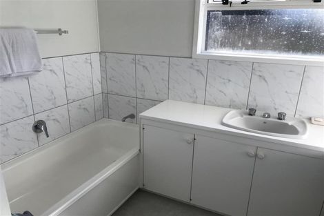 Photo of property in 61 Sheridan Drive, New Lynn, Auckland, 0600