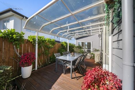 Photo of property in 5 Lyttelton Avenue, Forrest Hill, Auckland, 0620