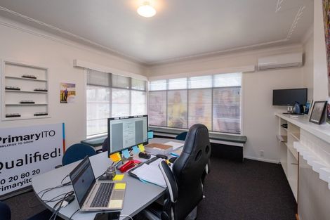 Photo of property in 379 Broadway, Stratford, 4332