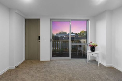 Photo of property in 4/1 Matuhi Rise, Henderson, Auckland, 0612