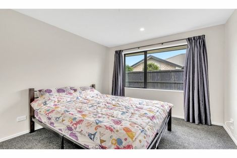 Photo of property in 16 Huntingdon Drive, Rangiora, 7400