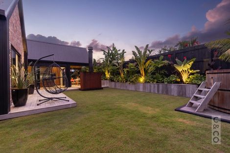 Photo of property in 1 Len Ireland Drive, Kumeu, 0810