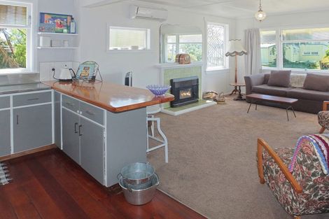 Photo of property in 38 Pratt Avenue, Foxton Beach, Foxton, 4815