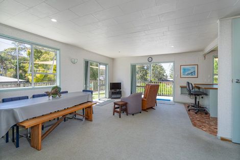 Photo of property in 11 Parkland Place, Whitianga, 3510
