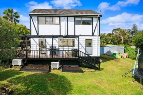 Photo of property in 2/7 Wilkinson Way, Browns Bay, Auckland, 0630