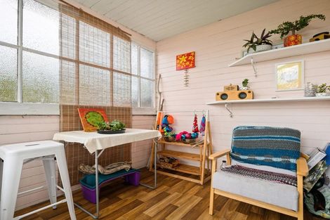 Photo of property in 181 Bowhill Road, New Brighton, Christchurch, 8083