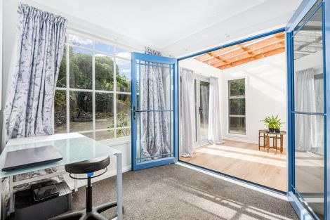 Photo of property in 1 Gordon Road, Plimmerton, Porirua, 5026