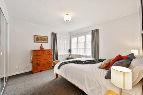Photo of property in 9 Devon Street, Te Atatu South, Auckland, 0610