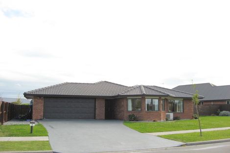 Photo of property in 6 Hawkins Place, Rangiora, 7400