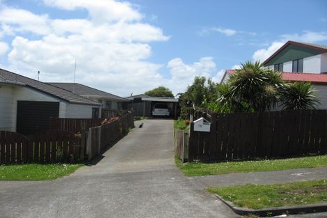 Photo of property in 2/7 Kopara Place, Clendon Park, Auckland, 2103