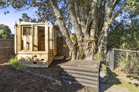 Photo of property in 265 Great North Road, Henderson, Auckland, 0612