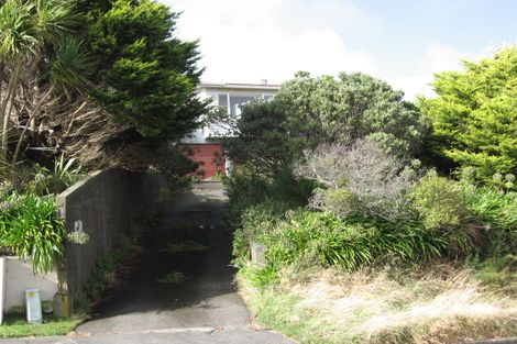 Photo of property in 4 Chapman Street, Newlands, Wellington, 6037