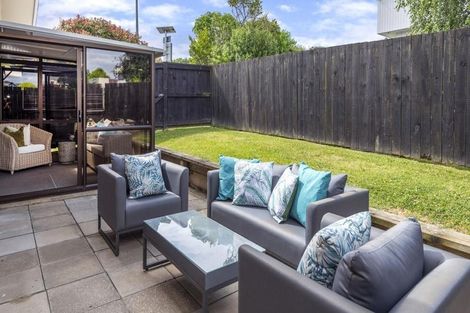 Photo of property in 1/50 Wellington Street, Howick, Auckland, 2014