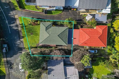 Photo of property in 1/21 Takapu Street, Henderson, Auckland, 0612