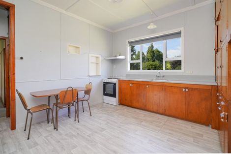 Photo of property in 11 Memorial Avenue, Drummond, Otautau, 9683