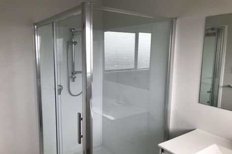 Photo of property in 13 Palm Court Drive, Glen Eden, Auckland, 0602