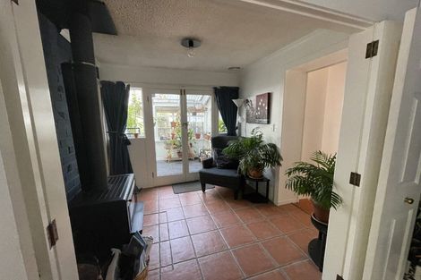 Photo of property in 12 Elmslie Road, Pinehaven, Upper Hutt, 5019