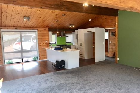 Photo of property in 11a Pendene Place, Forrest Hill, Auckland, 0620