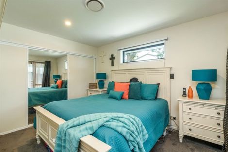 Photo of property in 165 Queenspark Drive, Parklands, Christchurch, 8083