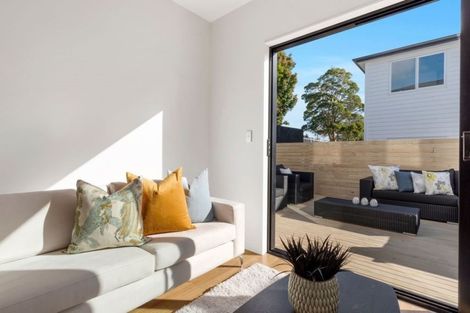 Photo of property in 31c Weatherly Road, Torbay, Auckland, 0630