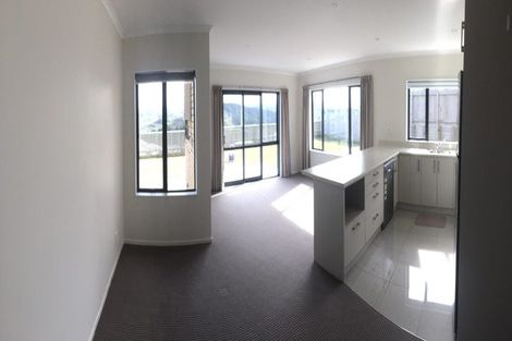 Photo of property in 20 Havana Rise, Grenada Village, Wellington, 6037