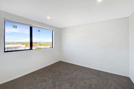Photo of property in 10 Carole Crescent, Pakuranga, Auckland, 2010
