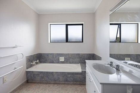 Photo of property in 80 Argyle Street, Hawera, 4610