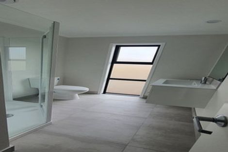 Photo of property in 33 Red Hills Road, Massey, Auckland, 0614