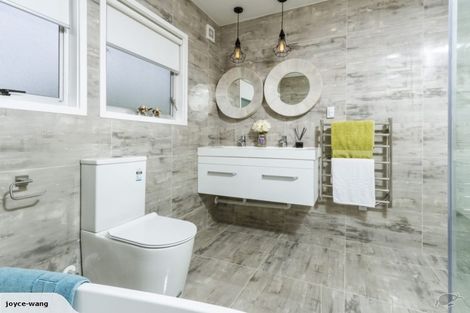 Photo of property in 271 East Coast Road, Mairangi Bay, Auckland, 0630