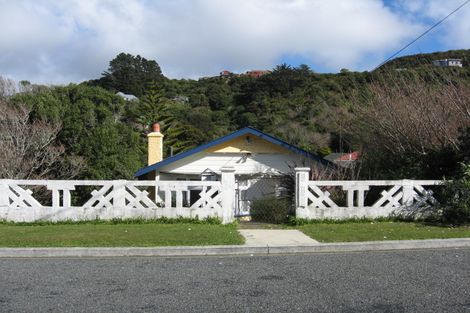 Photo of property in 83 Parkvale Road, Karori, Wellington, 6012