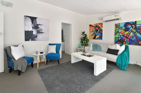 Photo of property in 23 Lillian Place, Orewa, 0931