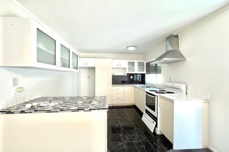 Photo of property in 17 Horlicks Place, Randwick Park, Auckland, 2105